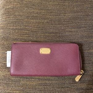 Maroon Wallet